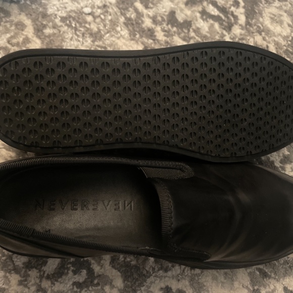 NEVEREVEN Women's Platform Sneaker in Vegan Leather - Picture 2 of 2